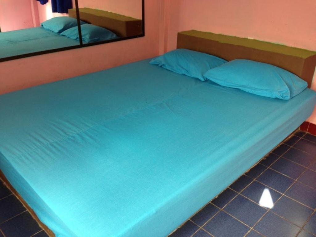 Nora Guesthouse Chumphon Pokoj fotografie