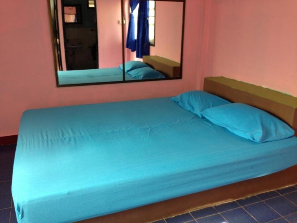 Nora Guesthouse Chumphon Pokoj fotografie